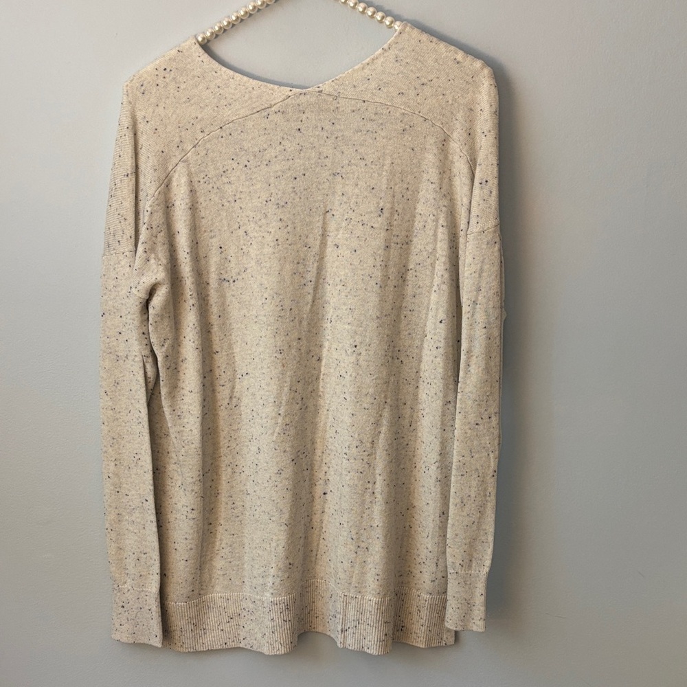 LOFT Speckled Cream V-Neck Sweater - Picture 2 of 5